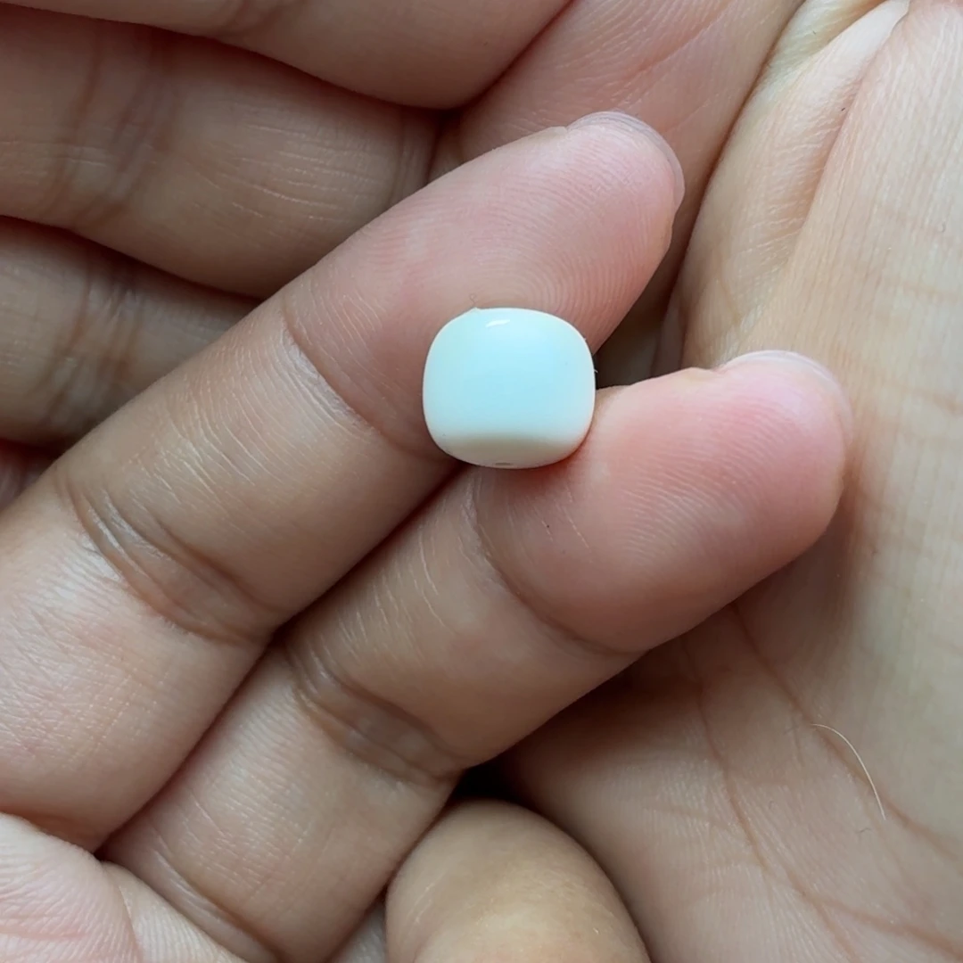 刘***。琥珀未镶嵌裸石10加老型