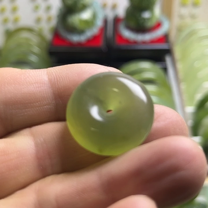 未镶嵌蛇纹石玉吊坠(不含链)