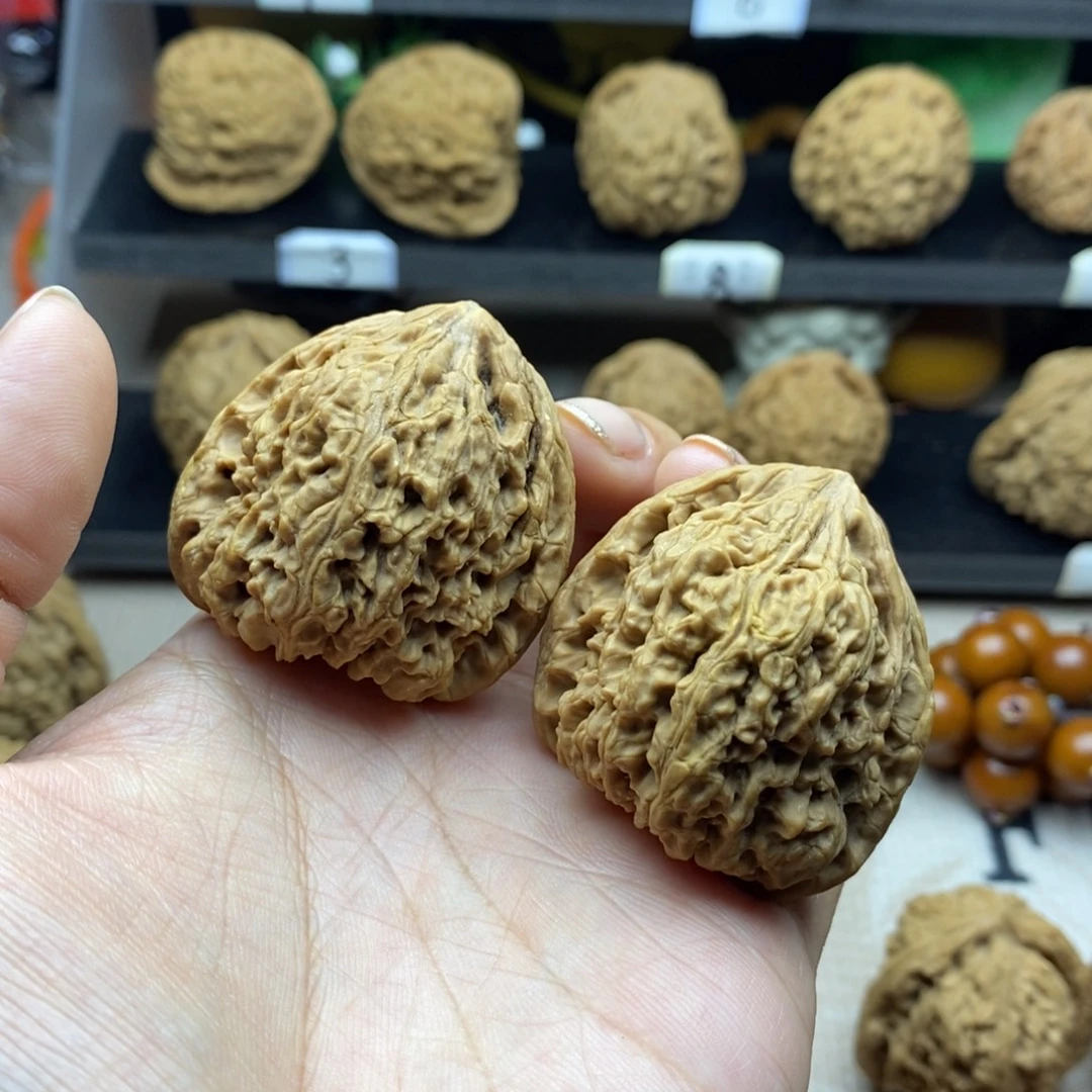 耳***塞文玩核桃吊坠南疆