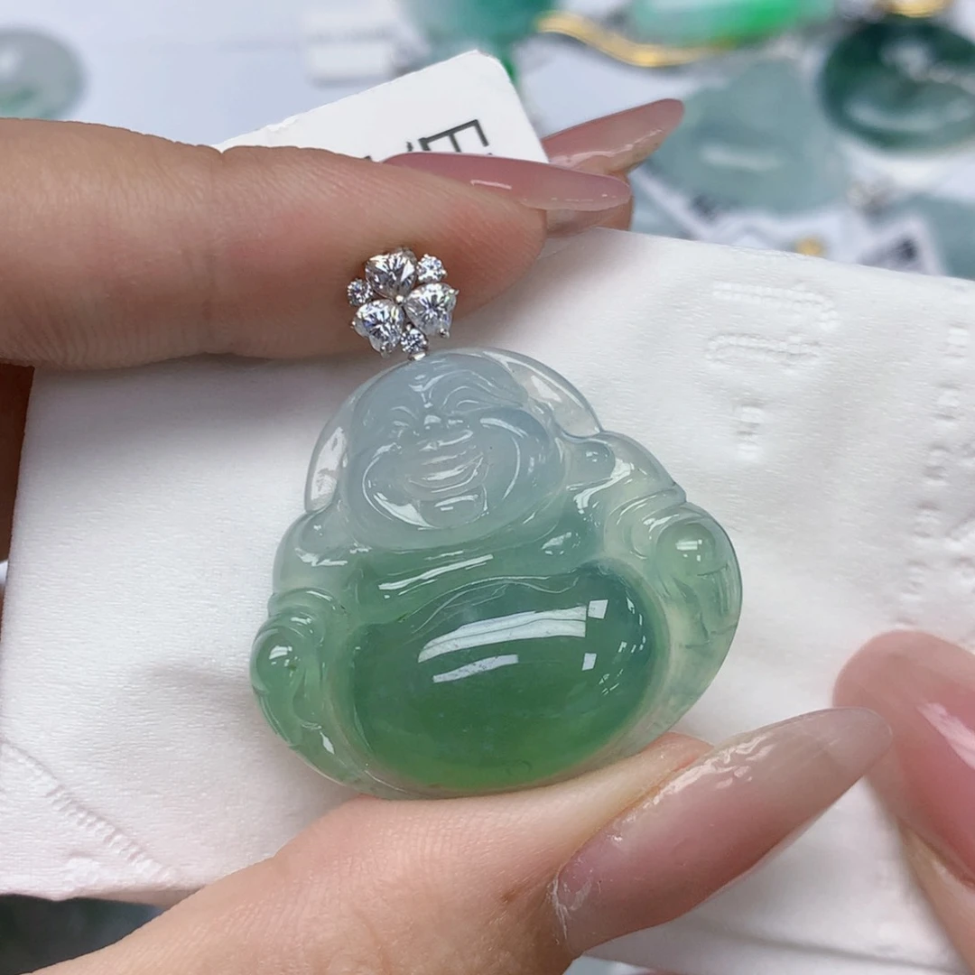 颈饰18K金镶嵌翡翠