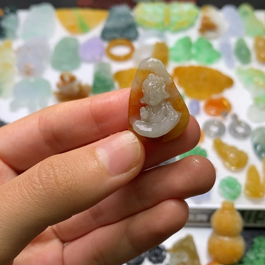 定制翡翠未镶嵌吊坠