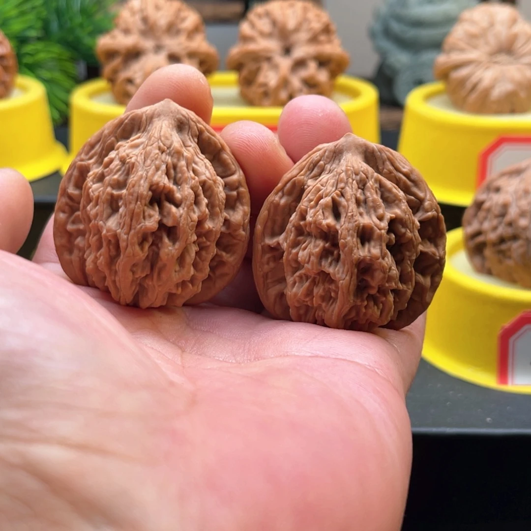 文玩核桃吊坠39虎头