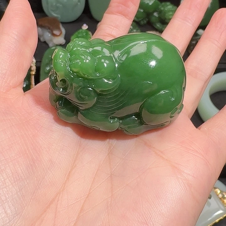 颈饰未镶嵌和田玉（碧玉）俄碧 辣阳绿