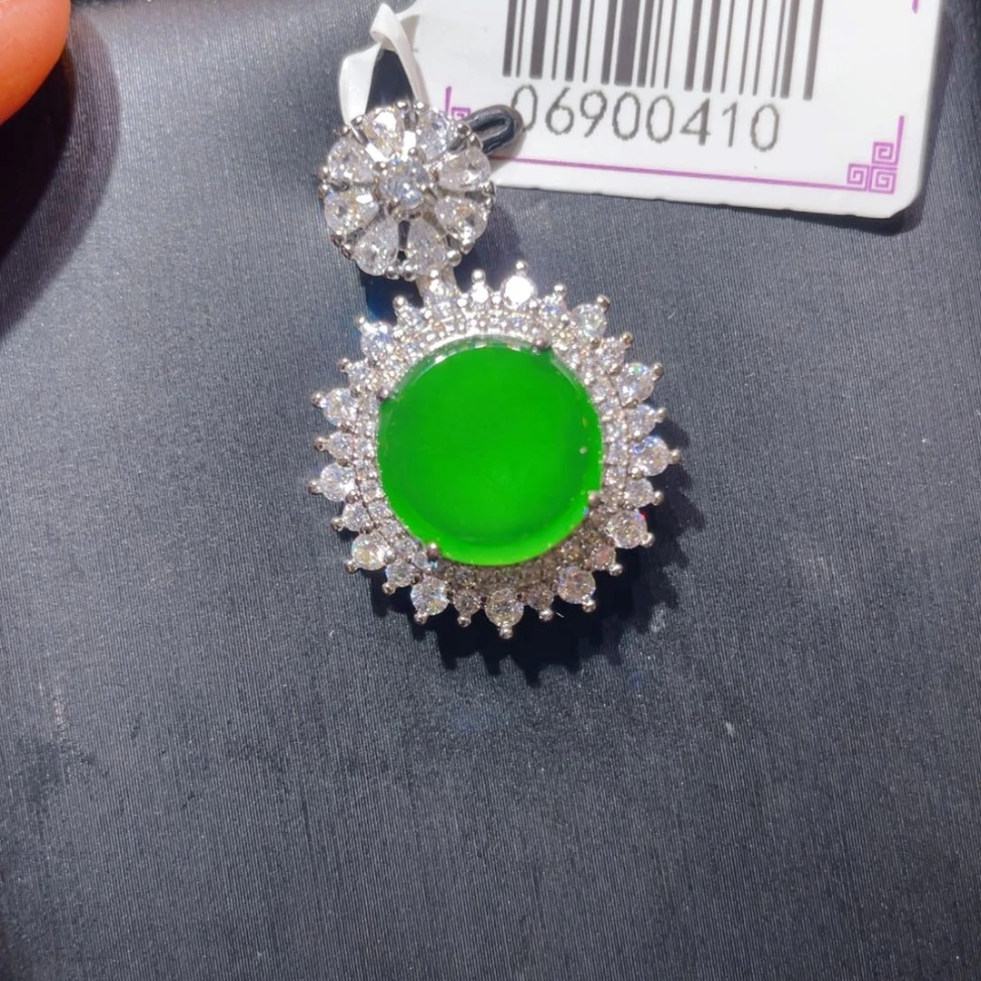 翡翠未镶嵌颈饰吊坠