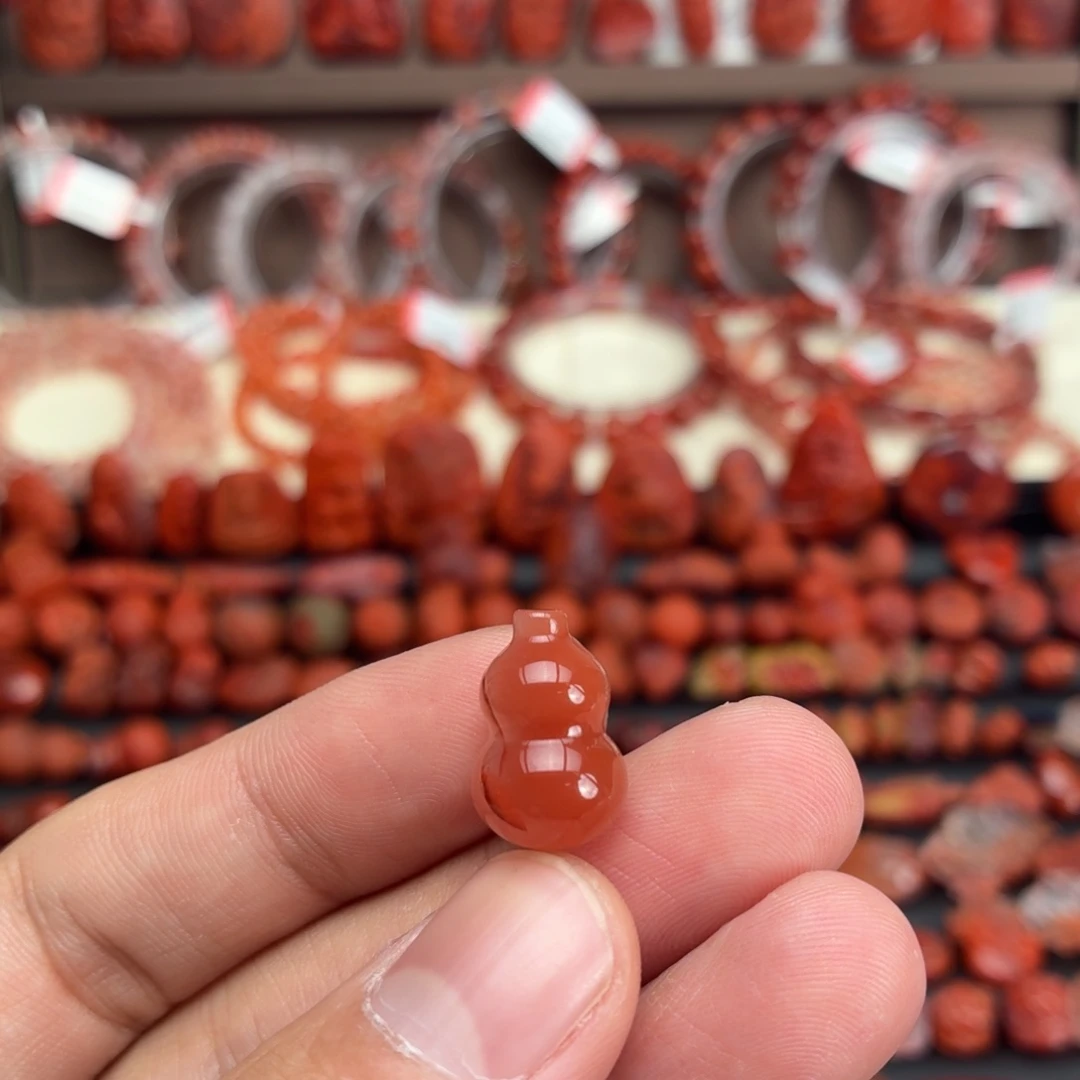 南红玛瑙未镶嵌颈饰胖葫芦