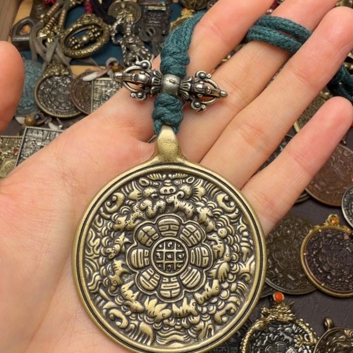 藏传文玩九宫如图