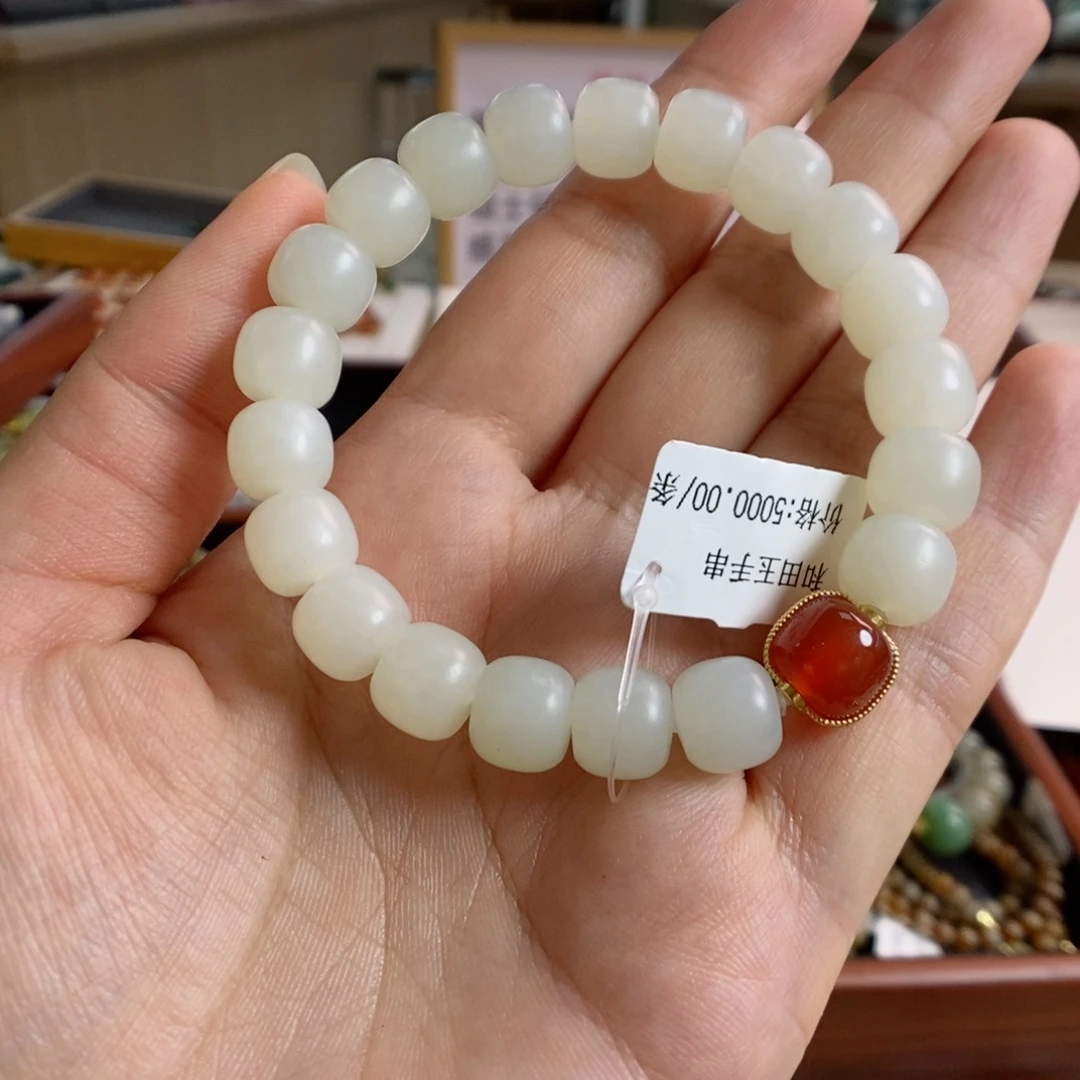 颈饰未镶嵌和田玉新疆且末金山