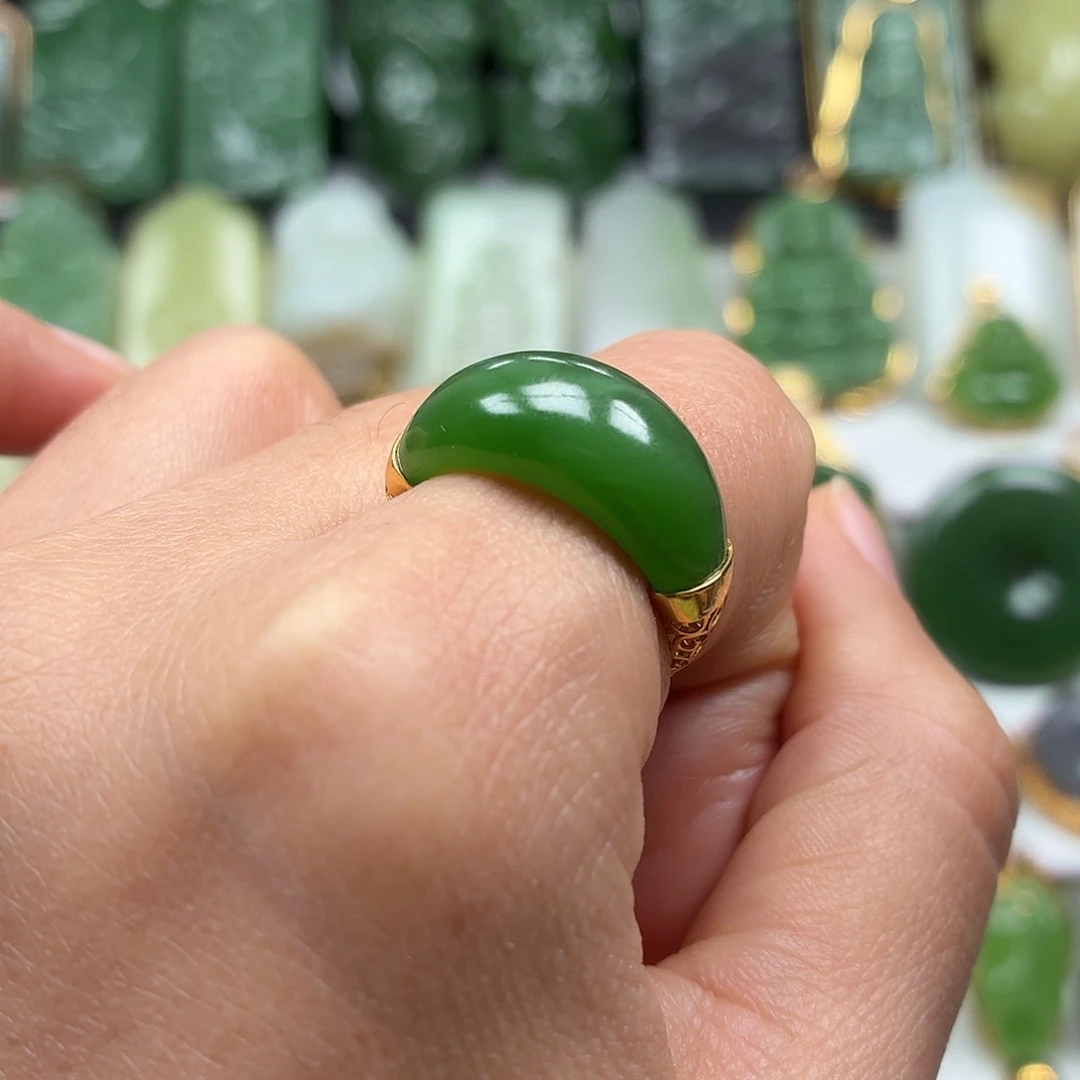 和田玉18K金镶嵌颈饰