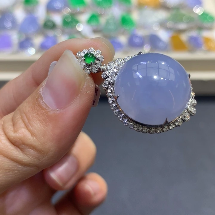 翡翠颈饰18K金镶嵌翡翠