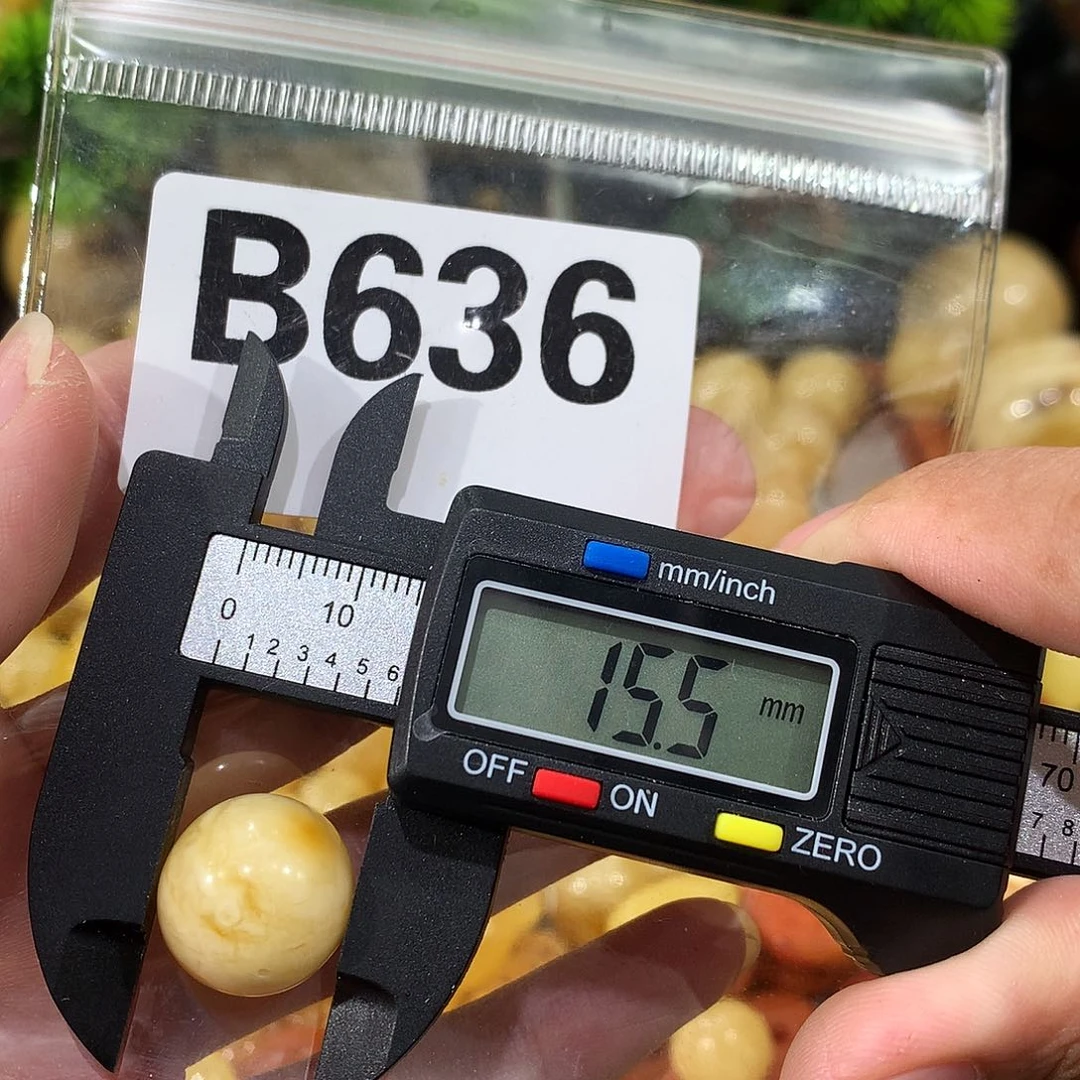 未镶嵌琥珀珠宝奇石