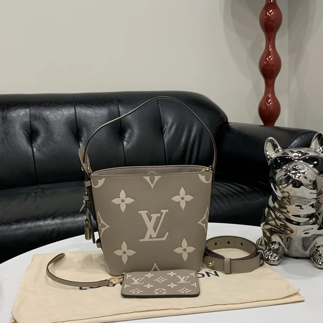 未使用 LouisVuitton/路易威登 新款大象灰all in bb单肩斜挎包