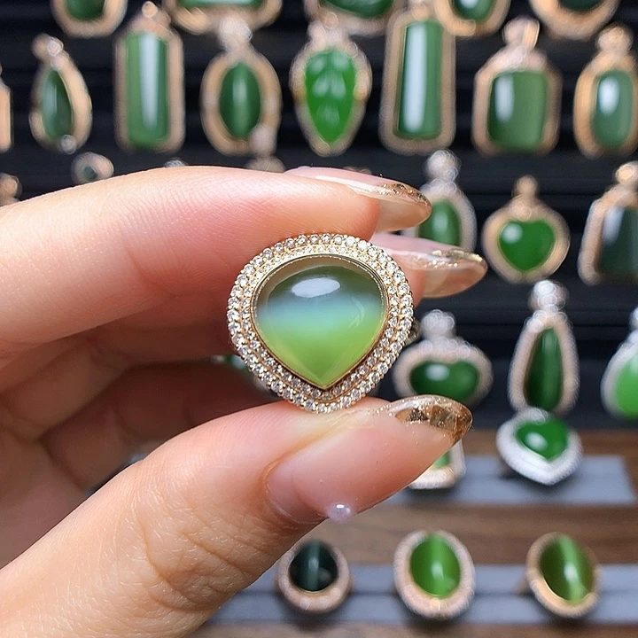 和田玉首饰18K金镶嵌