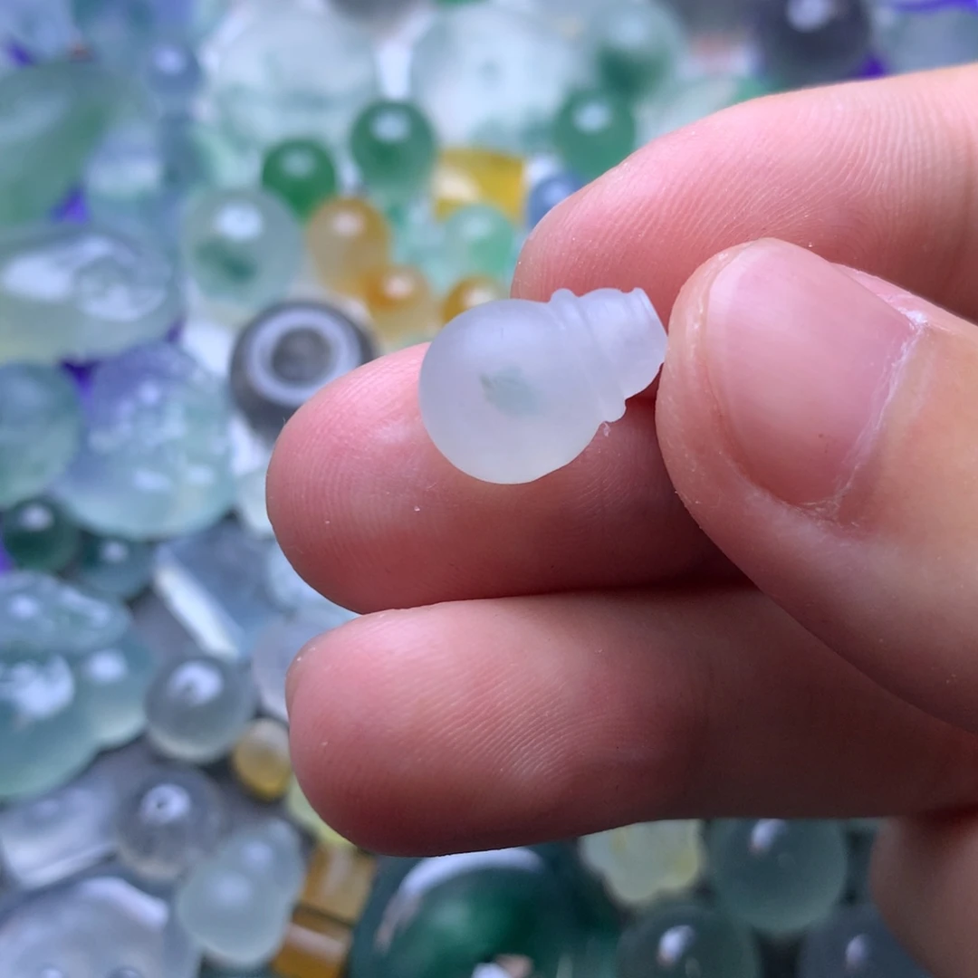 定制翡翠未镶嵌挂件
