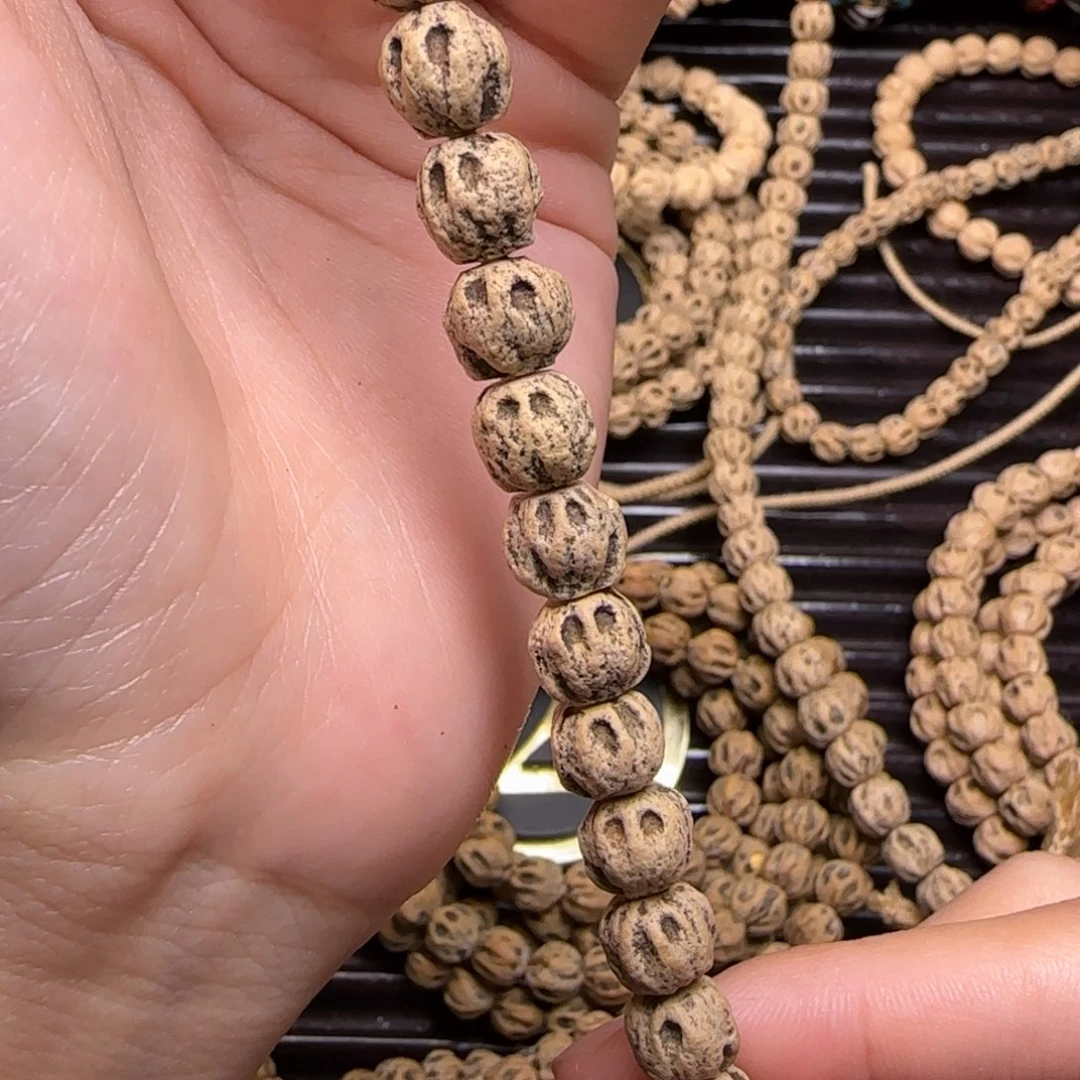 柏香籽/百香籽吊坠奚*