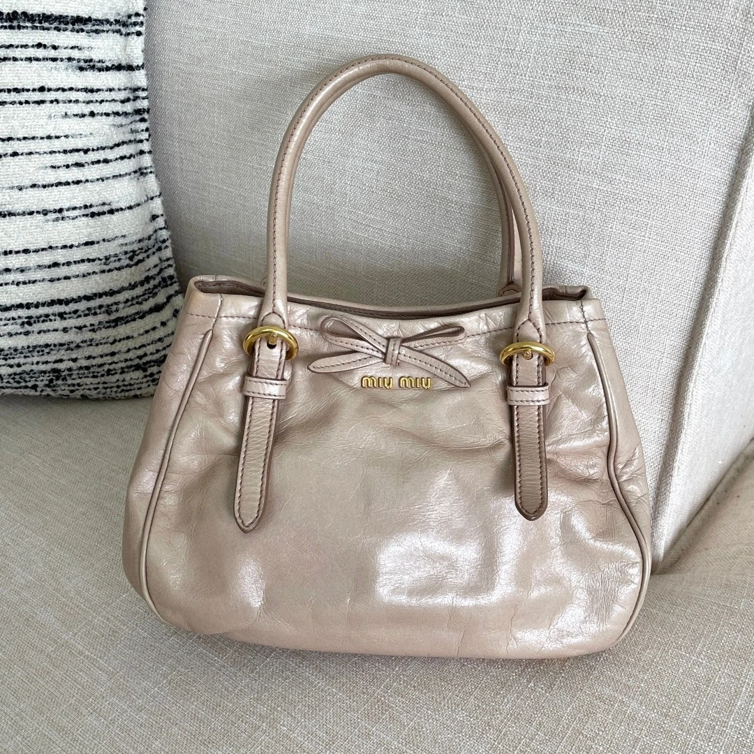 95新 MIU MIU/缪缪 miumiu香槟金油蜡皮斜挎包