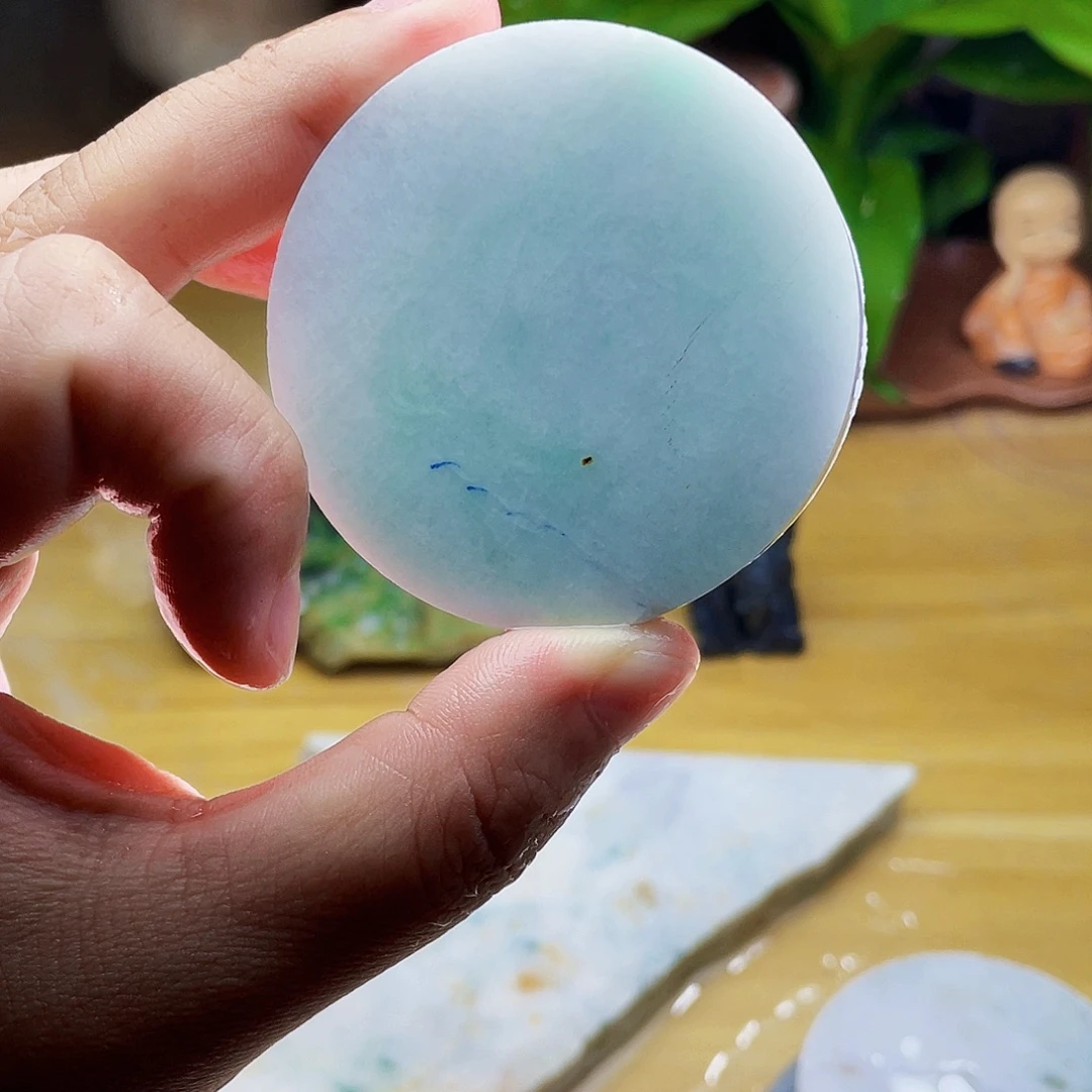 翡翠未镶嵌颈饰毛料13