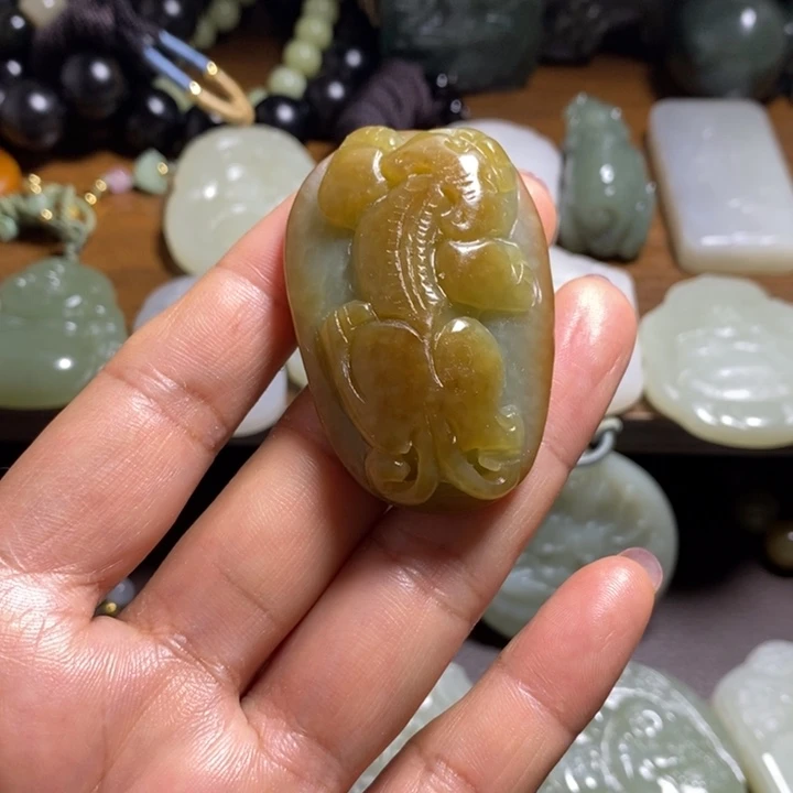 颈饰未镶嵌和田玉