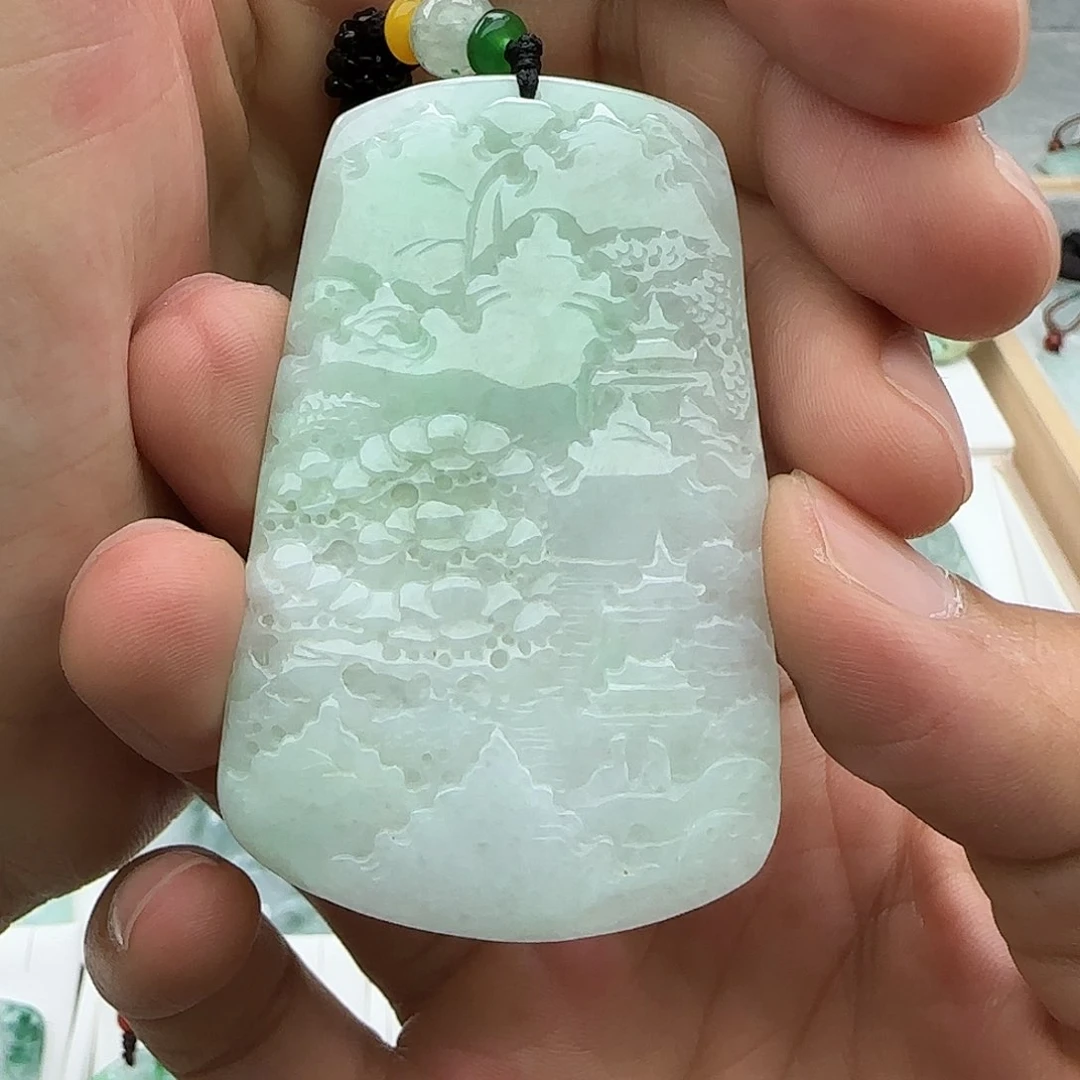 翡翠未镶嵌颈饰脑*痛翡翠