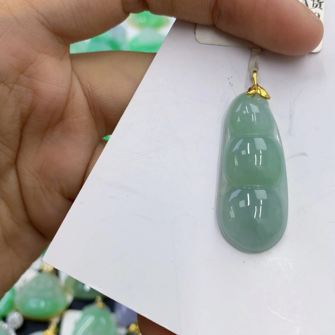 翡翠18K金镶嵌颈饰翡翠