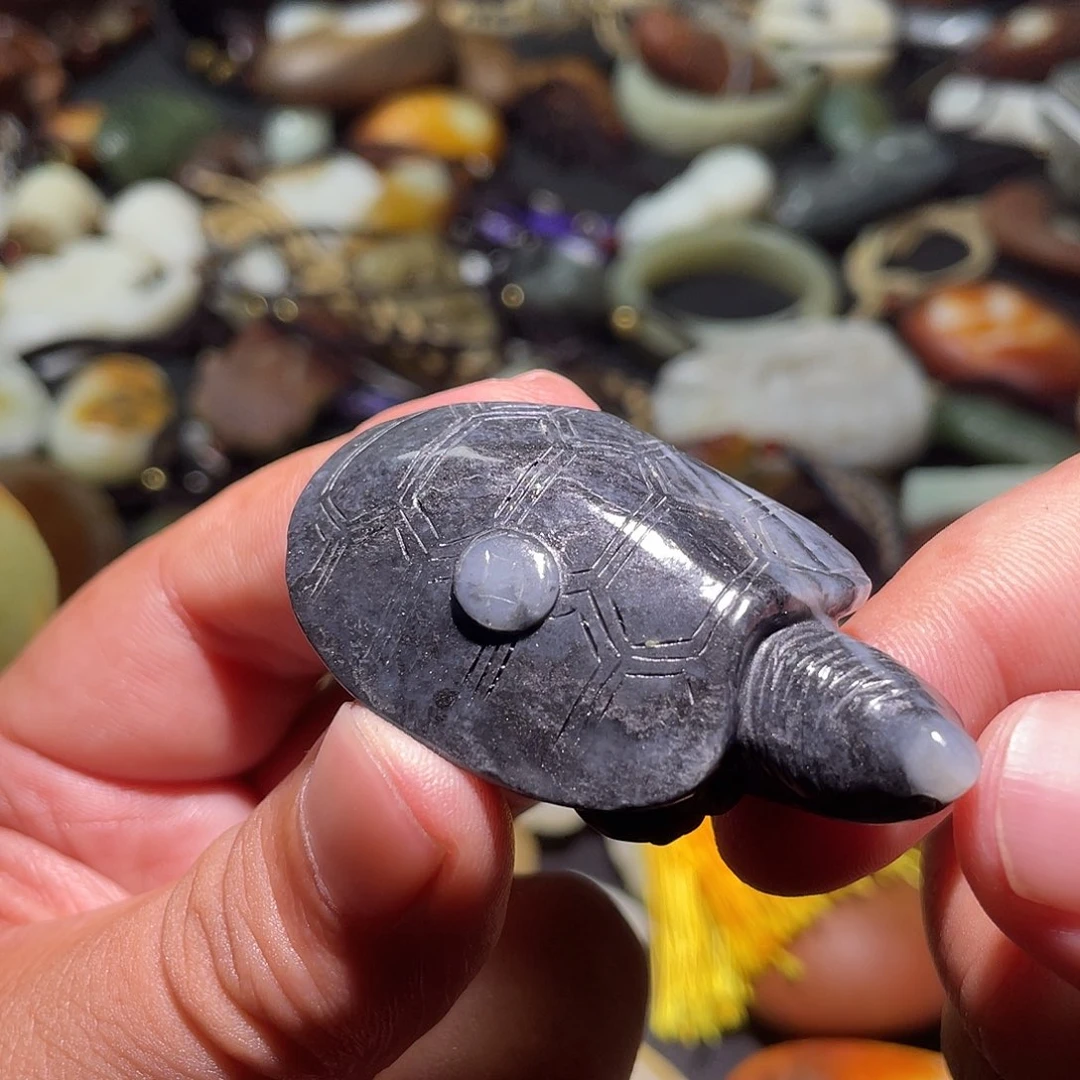 小***二和田玉未镶嵌颈饰