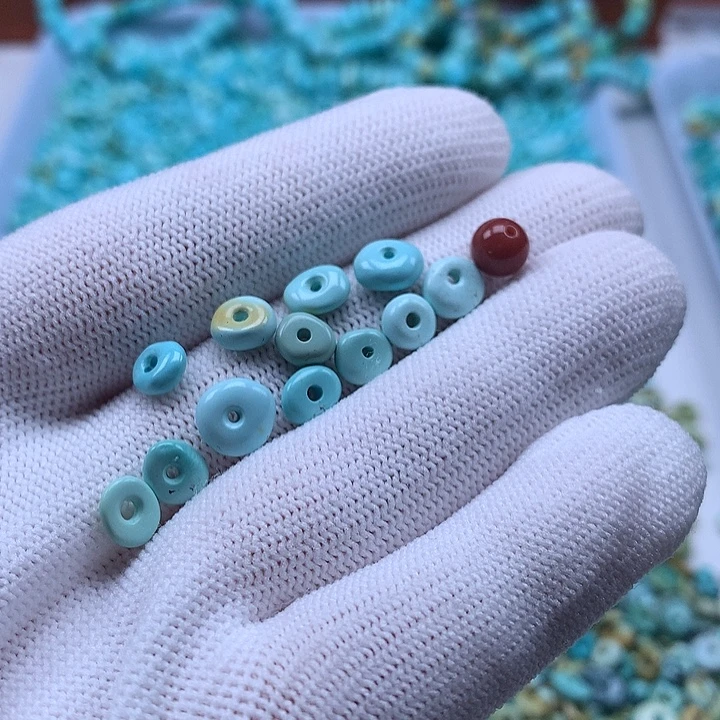 在***蜂南红玛瑙未镶嵌珠宝奇石