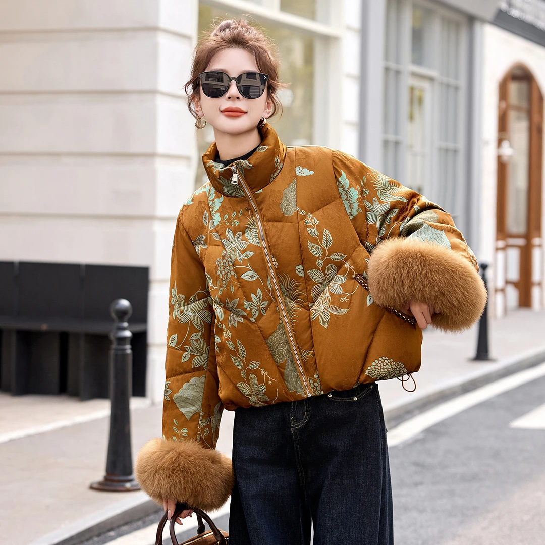 冬季2025新款国风新中式刺绣设计狐狸毛袖口羽绒服外套女AH8162