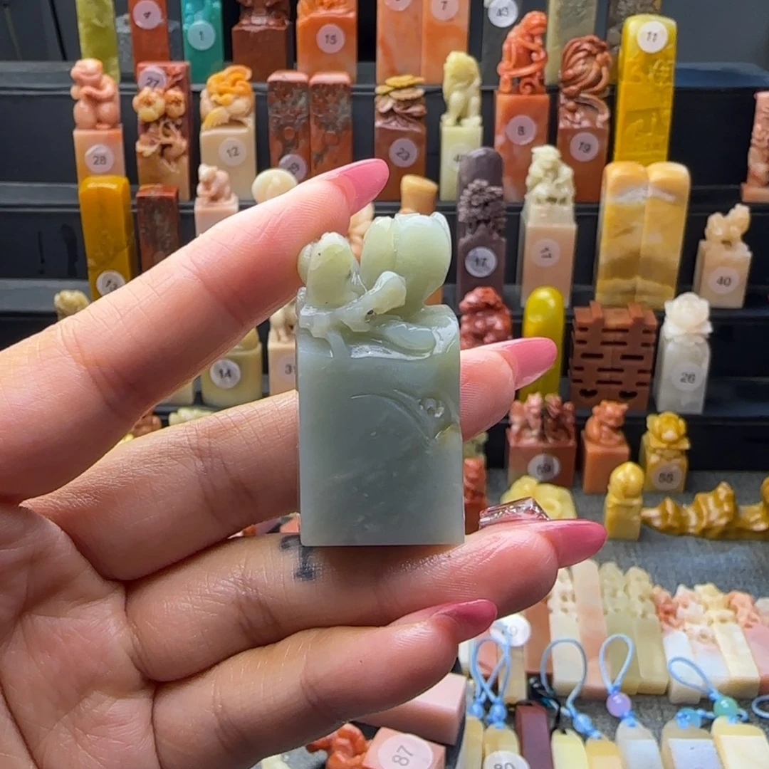 寿山石印石玉兰扁方