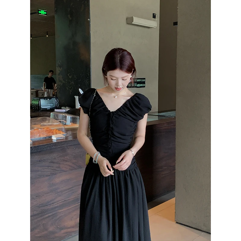 【周日画廊】甜辣多多夏法式名媛绝美v领气质收腰褶皱连衣裙女