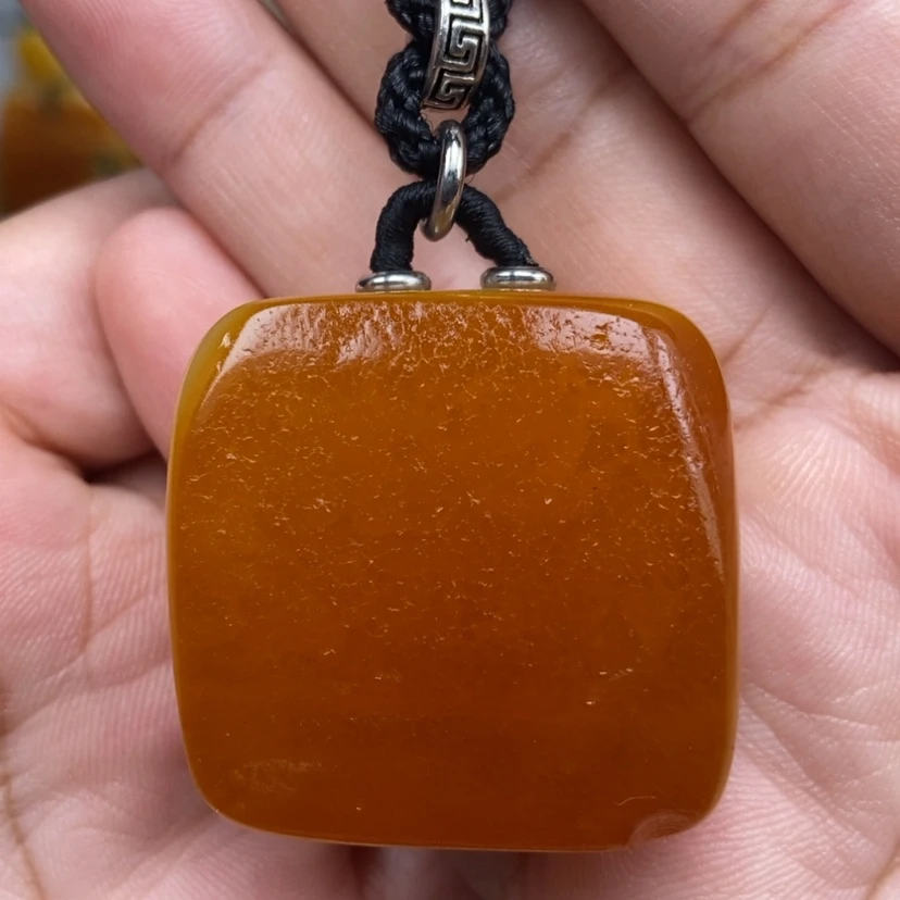 【闪购商品】未镶嵌颈饰琥珀