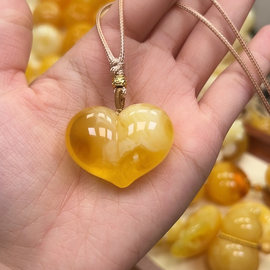 琥珀未镶嵌颈饰蜜蜡