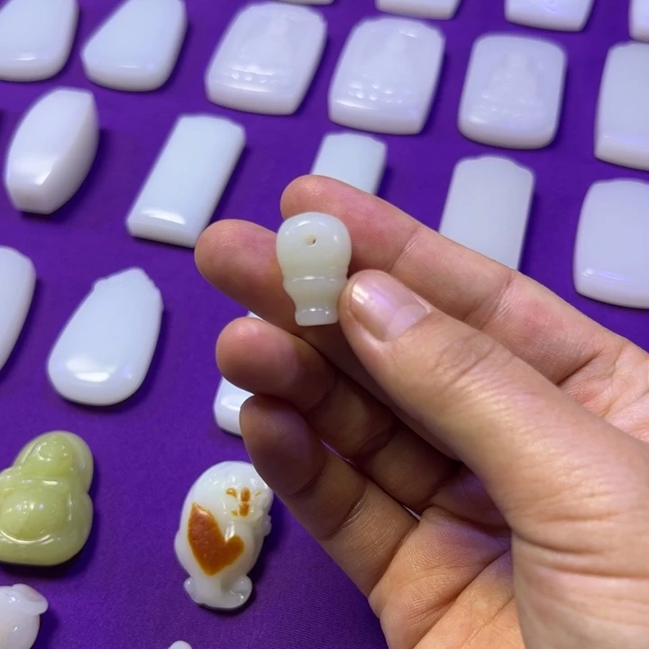 烂***晶和田玉未镶嵌手链和田玉三通走播代购不退不换