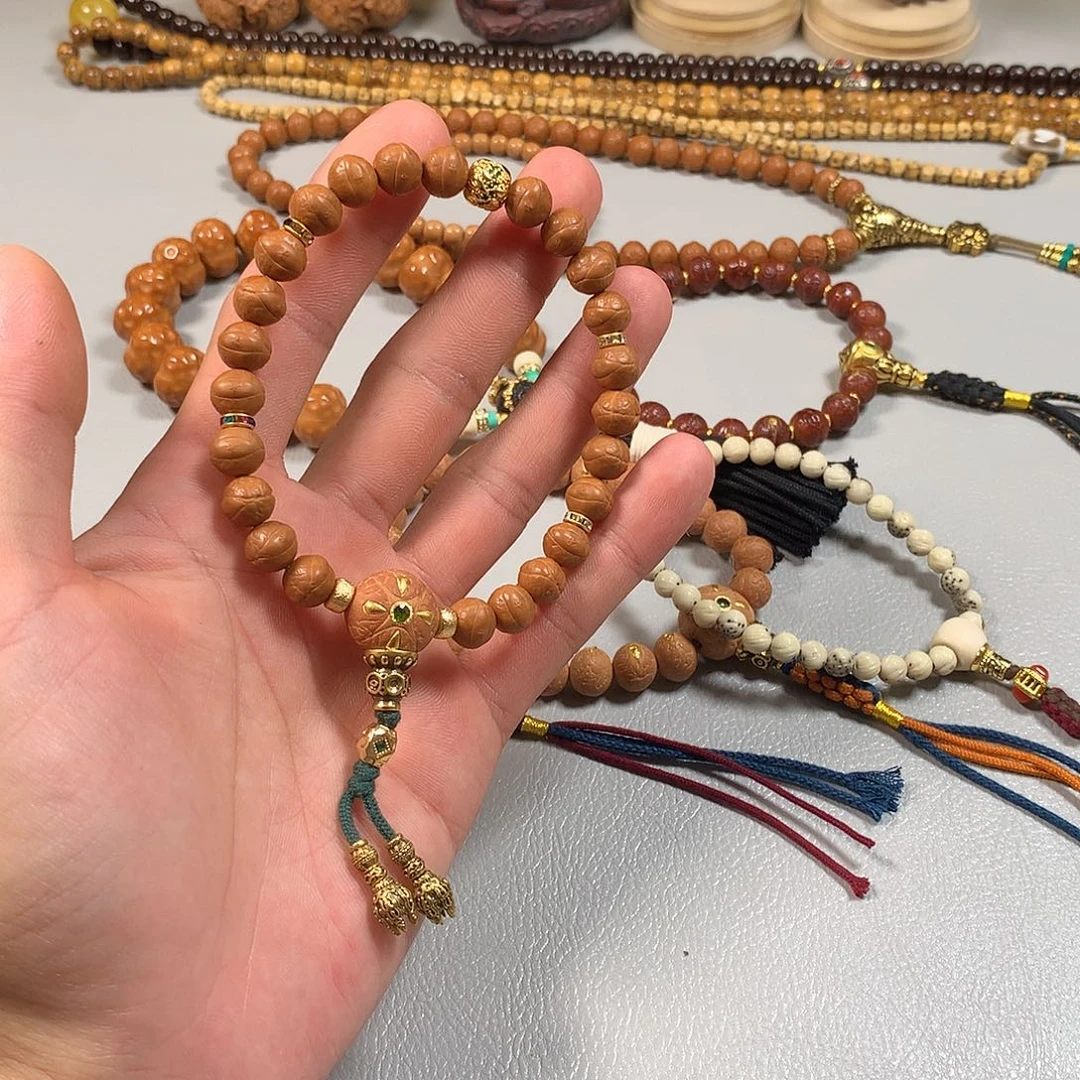 恺***撒吊坠猴头核桃。。。。。。。。。。