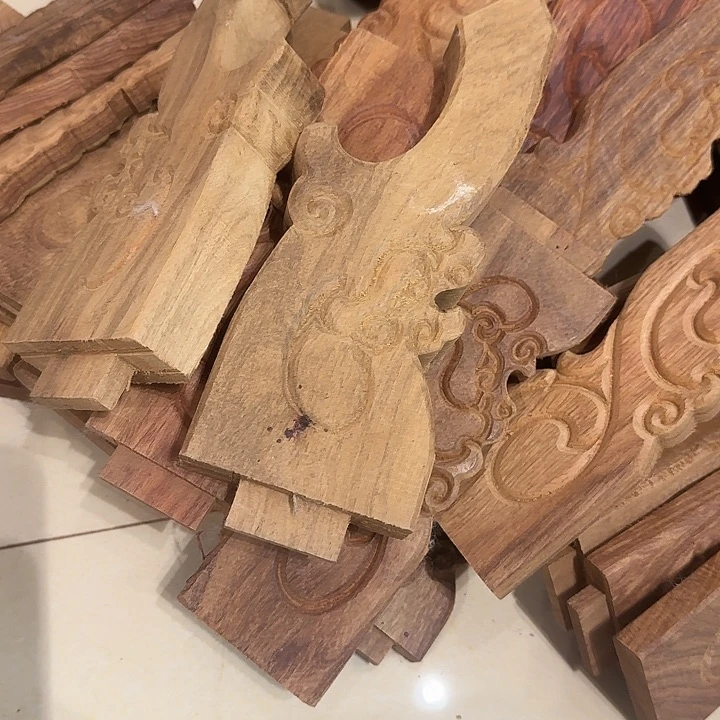银刺猬紫檀雕花小件一堆