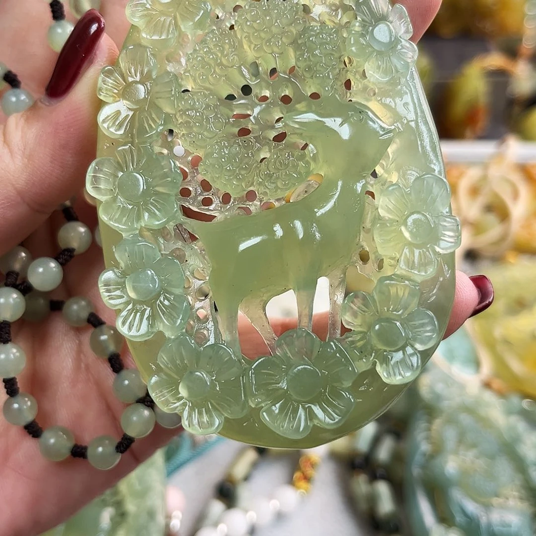 蛇纹石玉颈饰未镶嵌