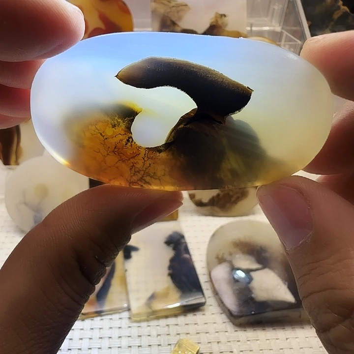 玛瑙/玉髓未镶嵌珠宝奇石