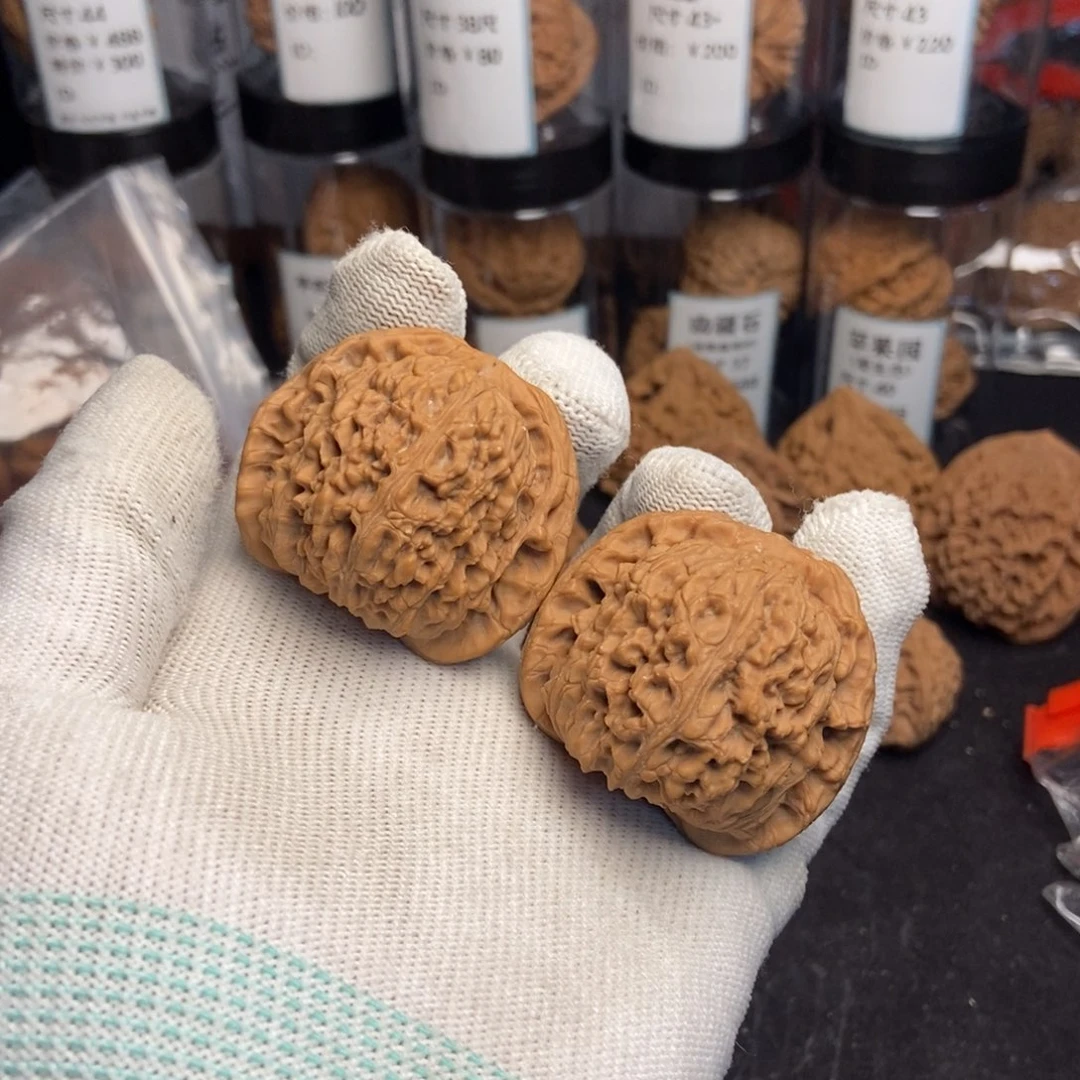 文玩核桃吊坠南疆石43尺全品无黄球将