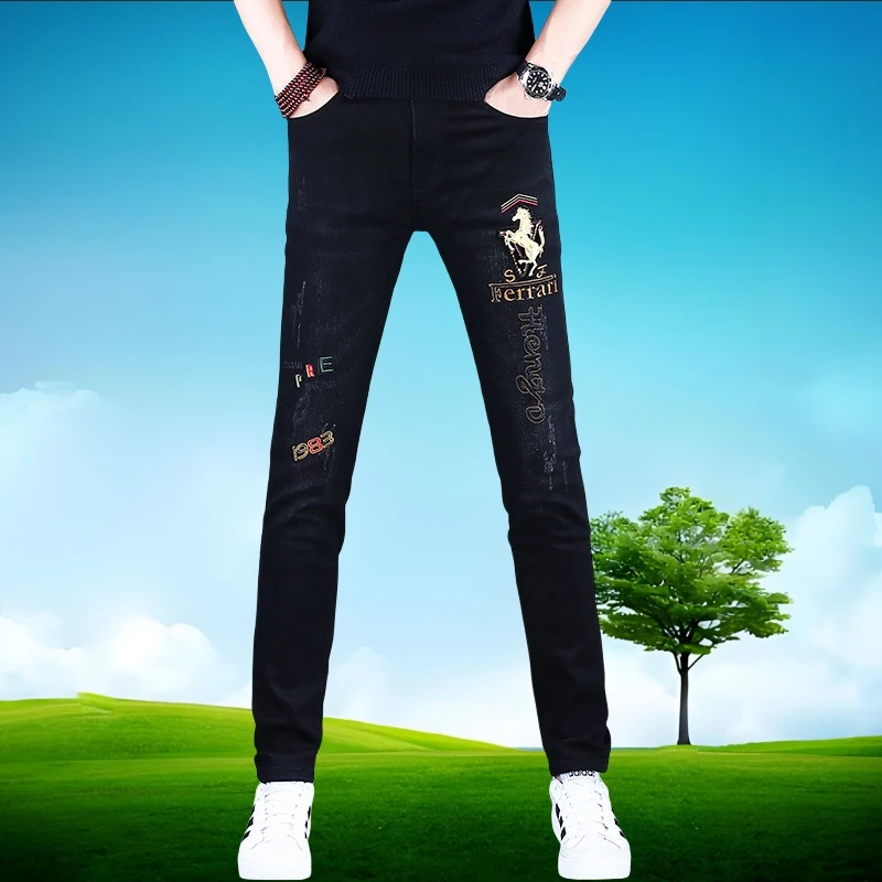 潮牌战马刺绣牛仔裤男春季黑色百搭小脚裤时尚修身欧货弹力长裤子