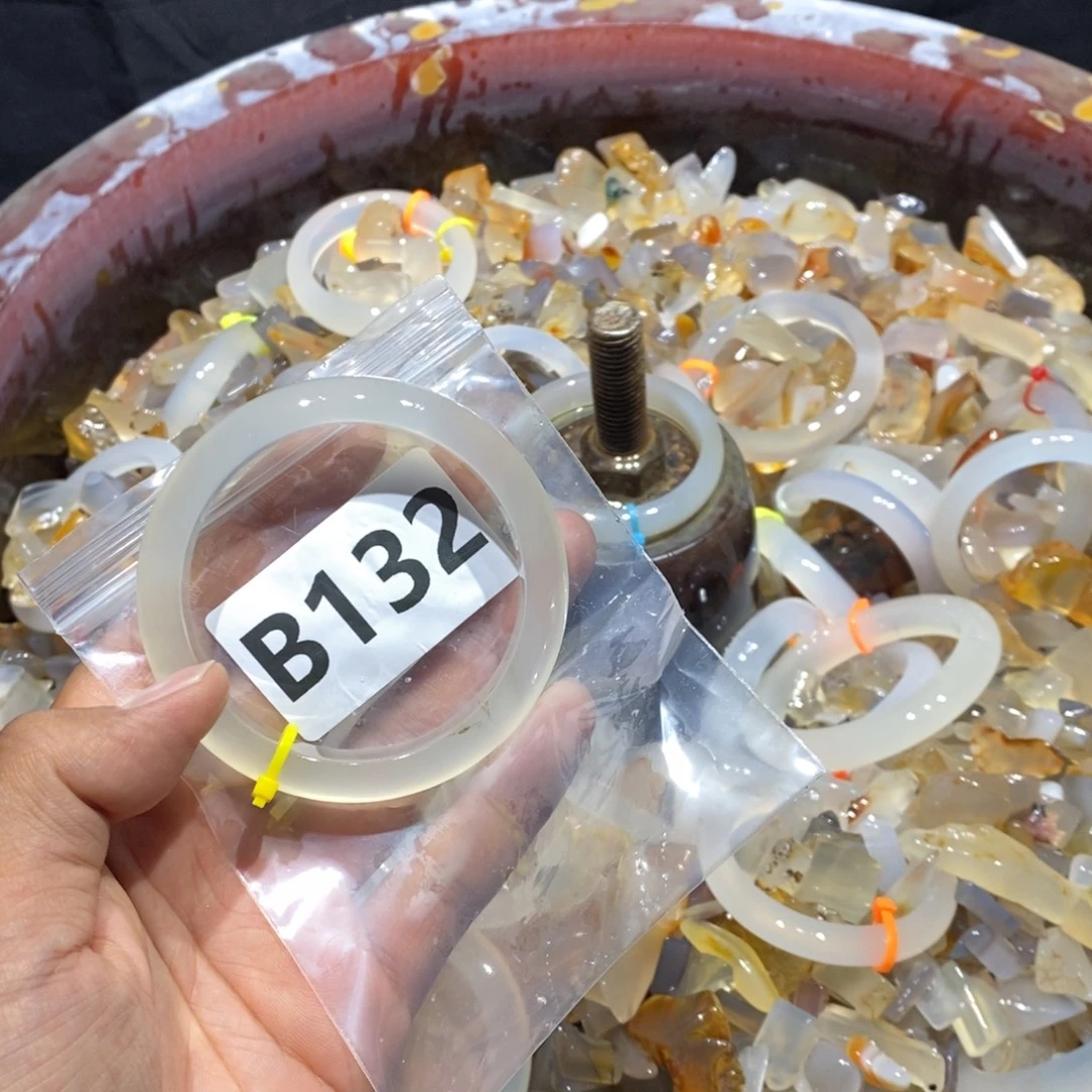 悠***酱玛瑙/玉髓未镶嵌手镯