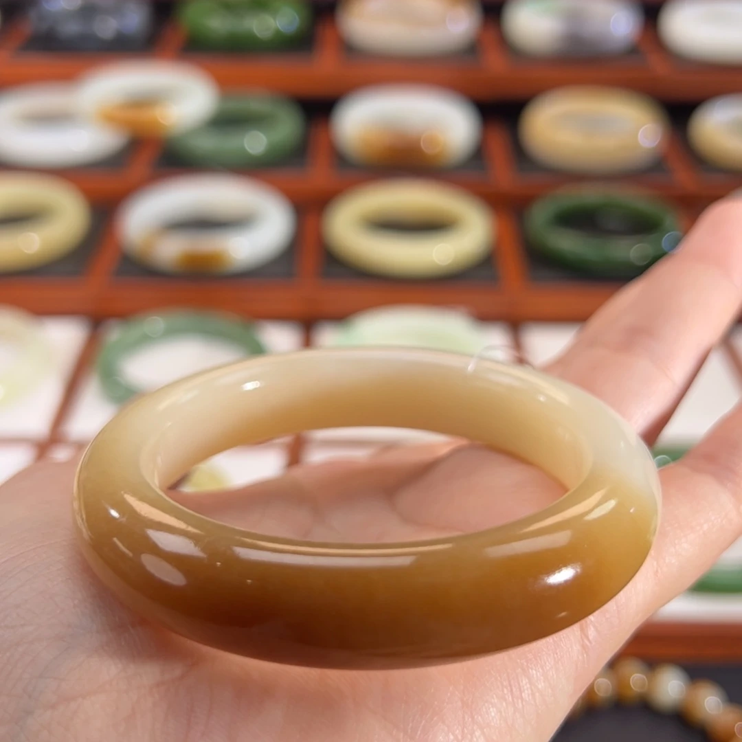 和田玉（糖玉）未镶嵌手镯粉膏金红糖