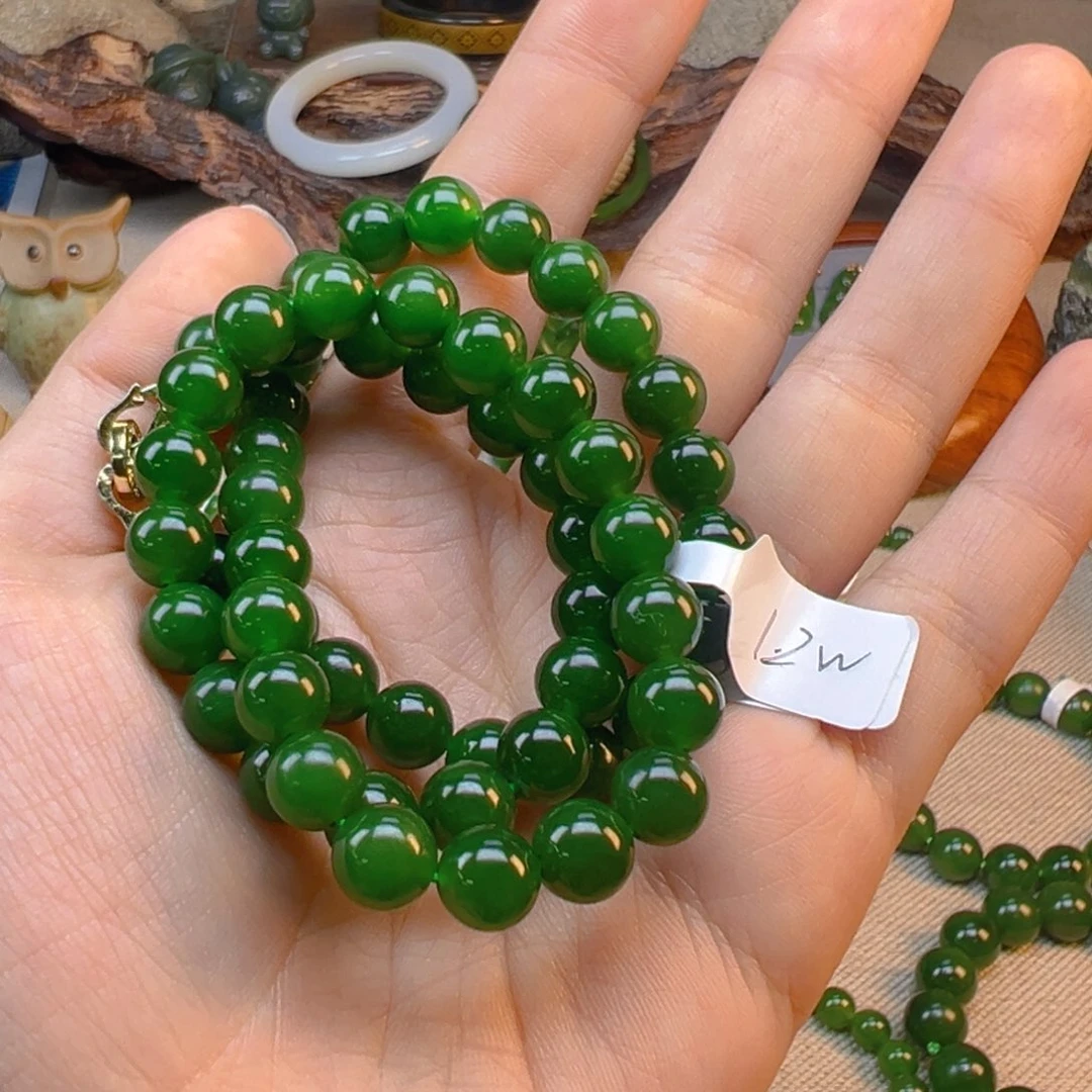 红***绿和田玉（碧玉）未镶嵌颈饰