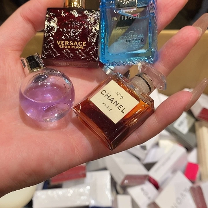 别***、中古香水沐浴露持久留香