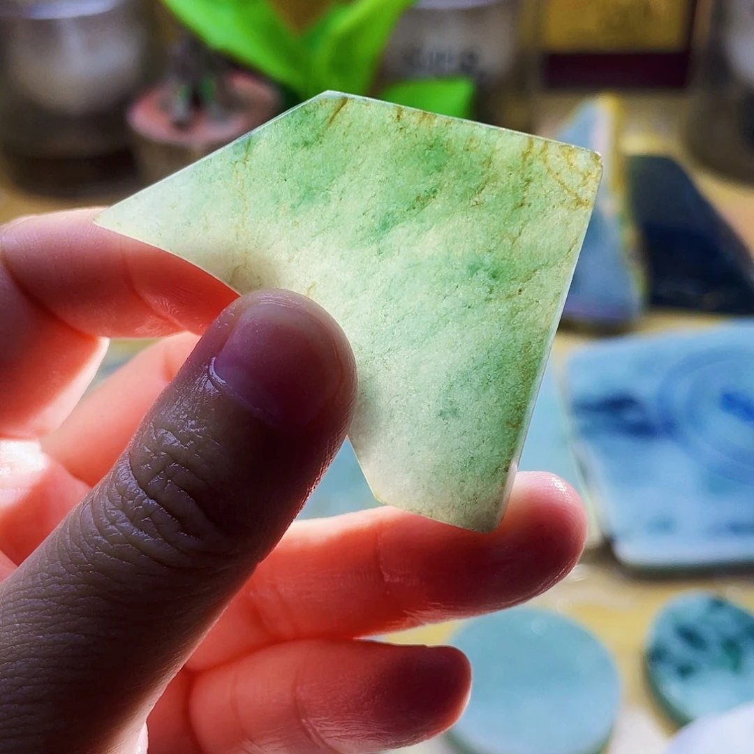 翡翠未镶嵌颈饰毛料34