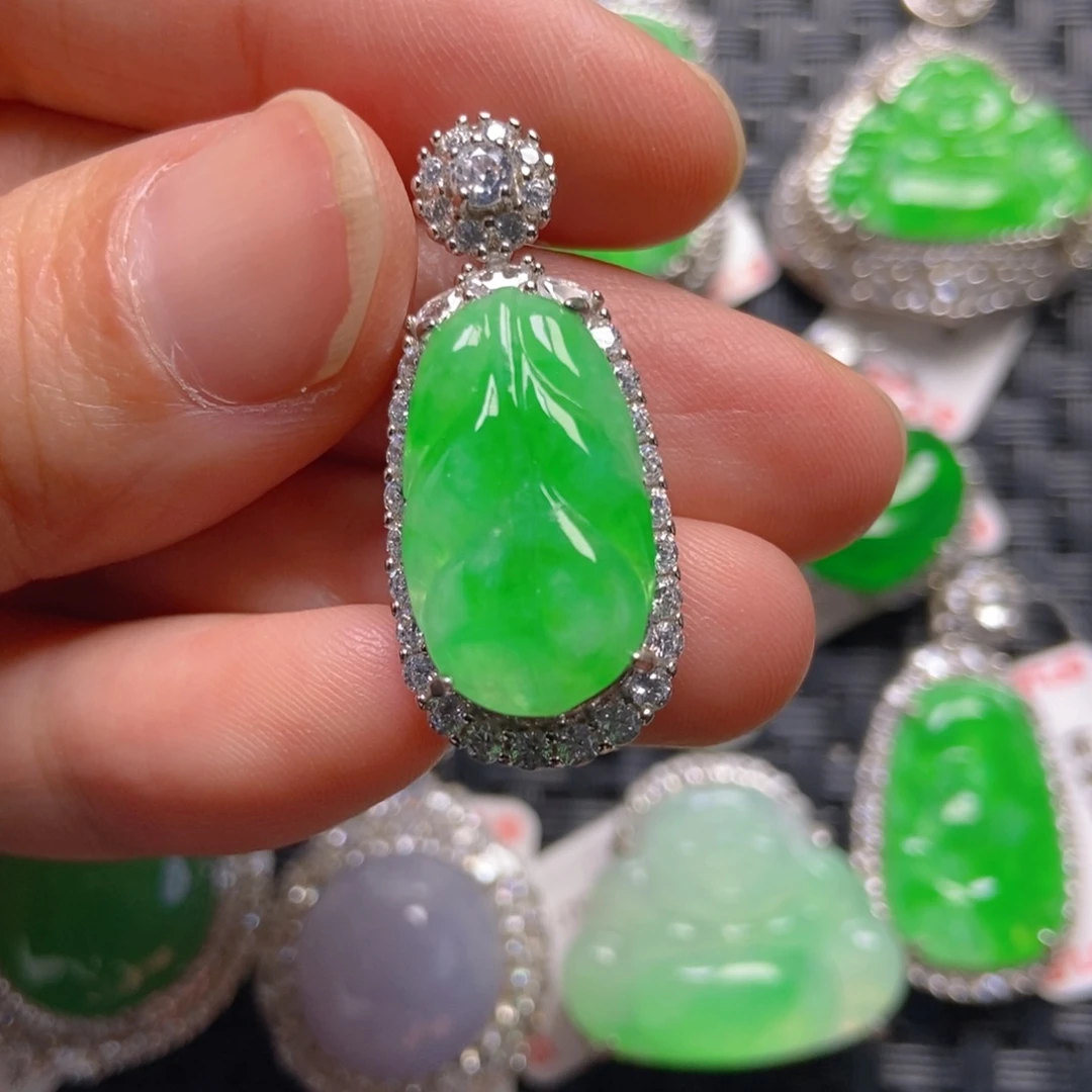 翡翠银S925镶嵌颈饰树叶吊坠