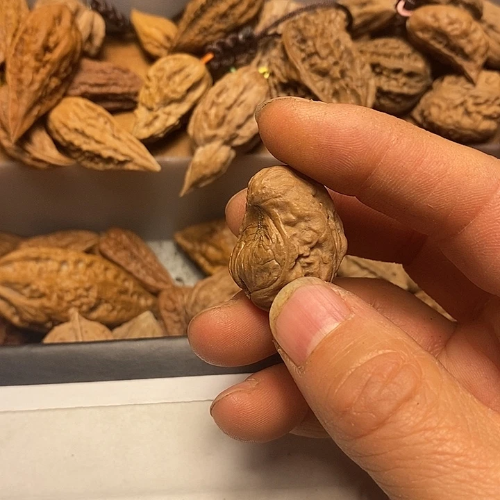 一***摇文玩核桃吊坠不错