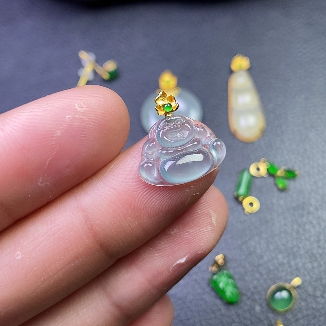 吊坠(不含链)未镶嵌翡翠