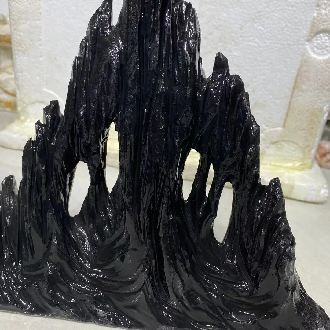 灵璧石山峰多层次