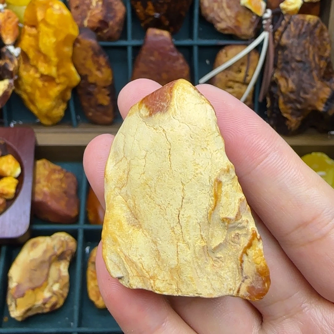 琥珀未镶嵌珠宝奇石