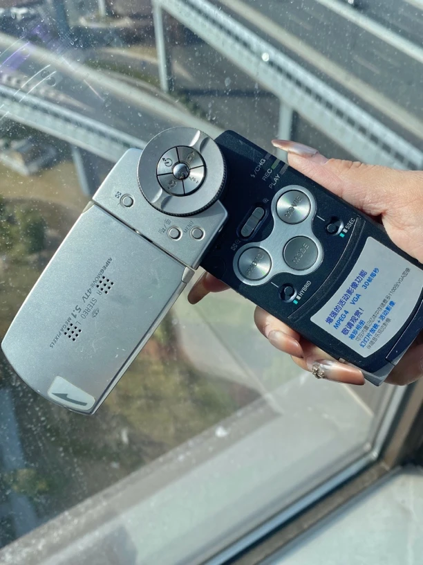 9新 Sony/索尼 索尼m2 可自拍 510万像素no质量问题no退换