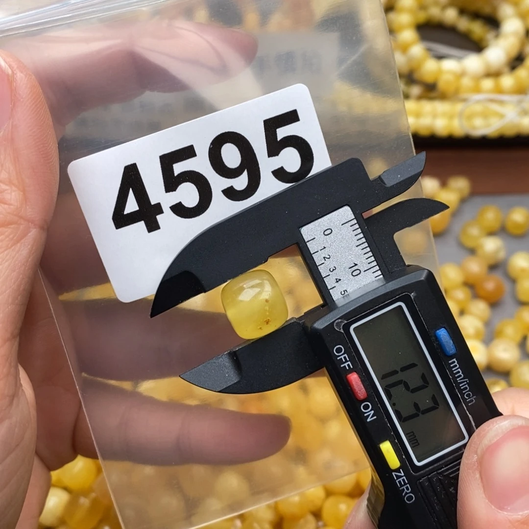 蜜蜡珠宝奇石未镶嵌