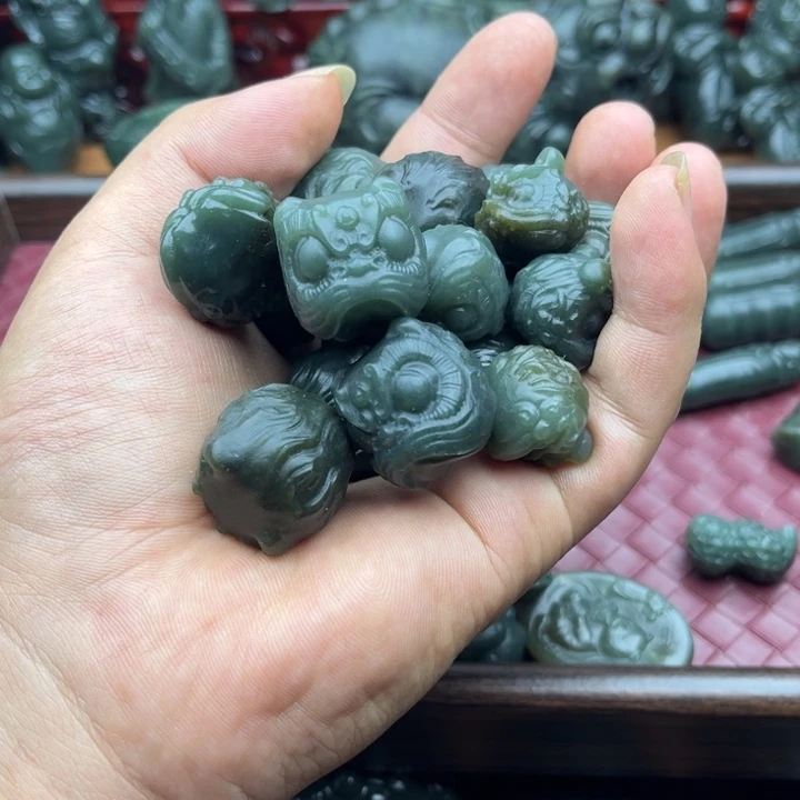 和田玉未镶嵌挂件多样性拍一发一